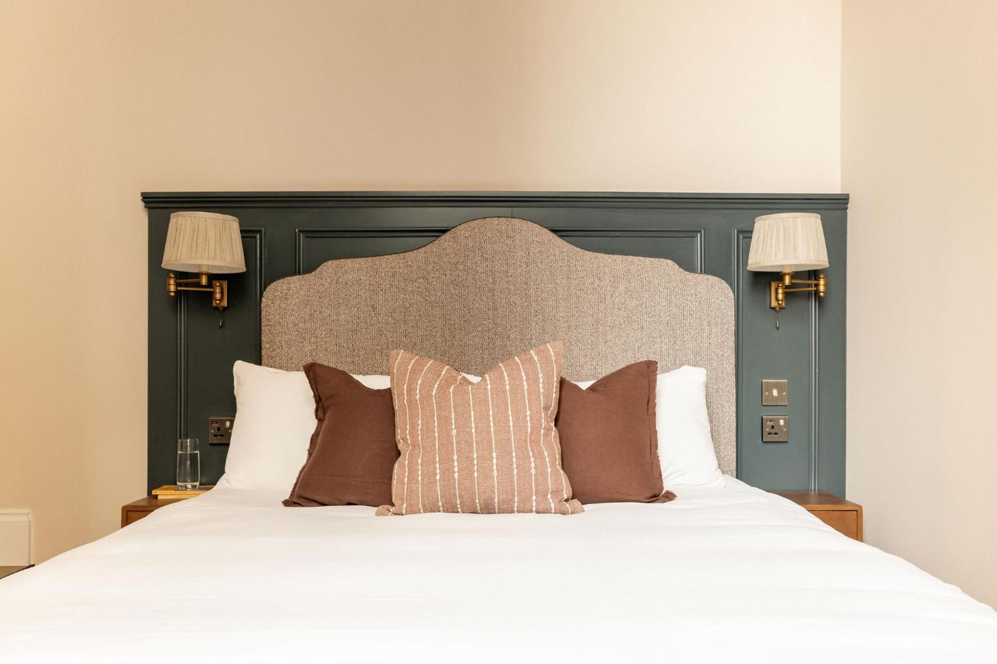 Moment George IV Bridge Hotel EDI Room photo