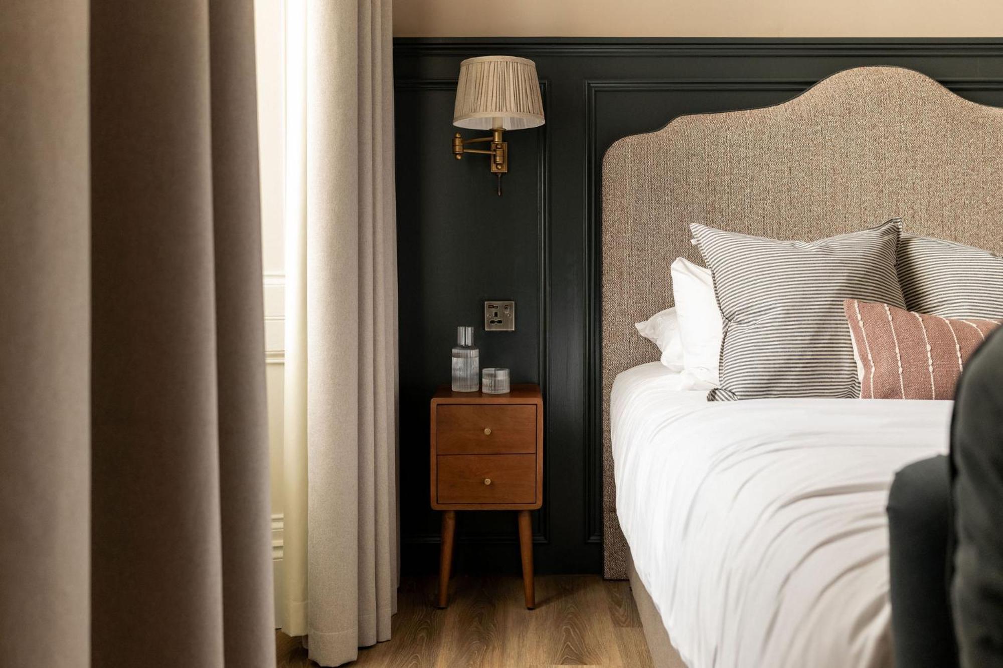 Moment George IV Bridge Hotel EDI Room photo