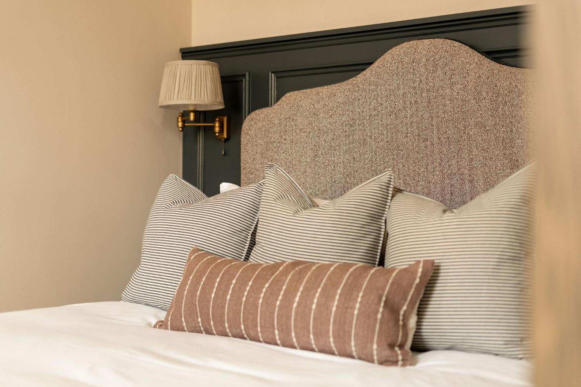 Moment George IV Bridge Hotel EDI Room photo
