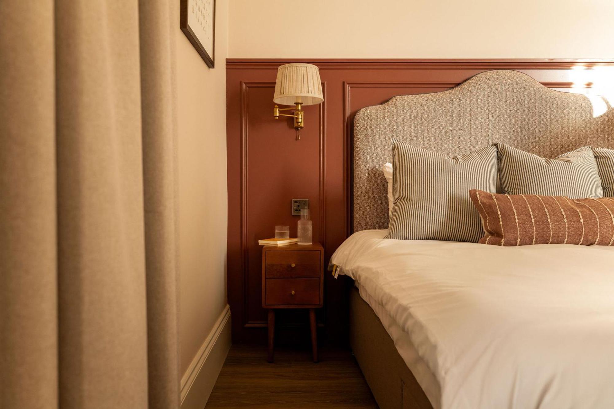 Moment George IV Bridge Hotel EDI Room photo